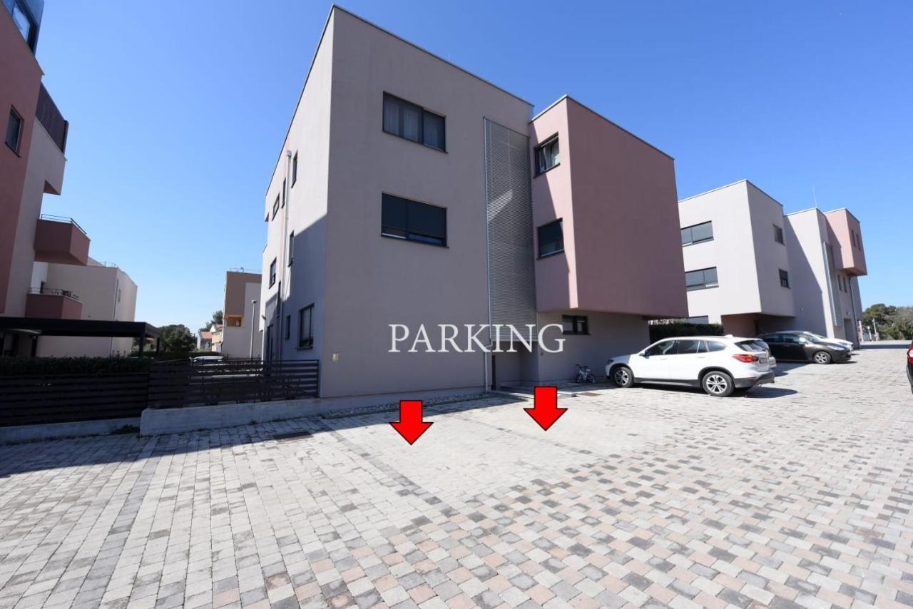 Appartamento Novi Apartman Franka Zara Esterno foto