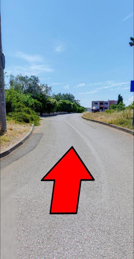 Appartamento Novi Apartman Franka Zara Esterno foto