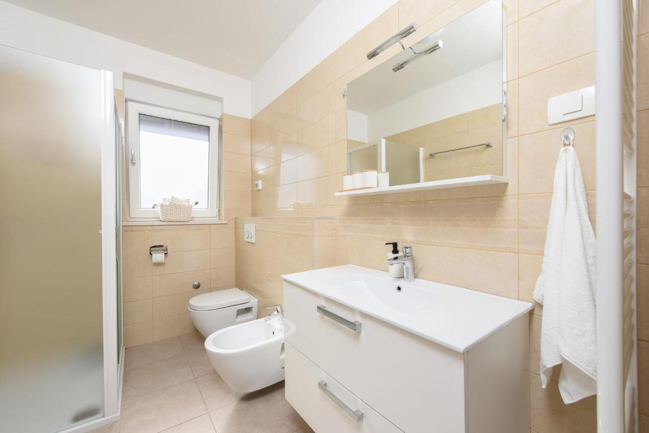 Appartamento Novi Apartman Franka Zara Esterno foto