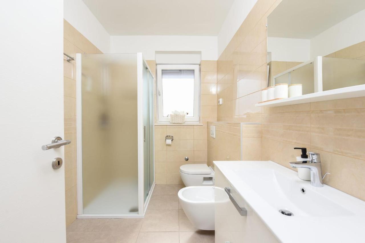 Appartamento Novi Apartman Franka Zara Esterno foto