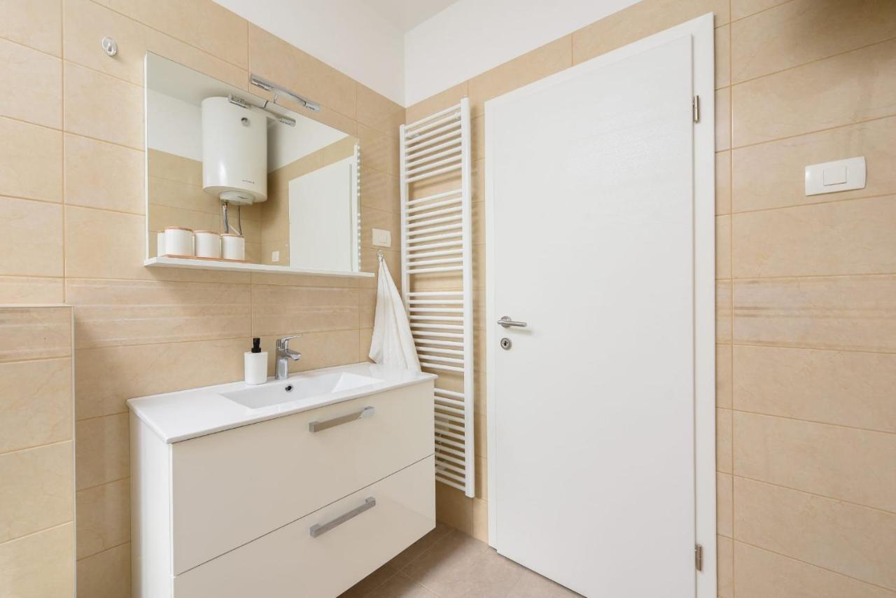Appartamento Novi Apartman Franka Zara Esterno foto