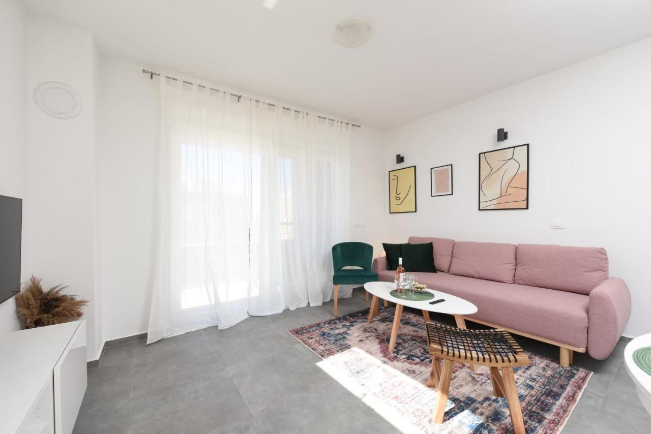 Appartamento Novi Apartman Franka Zara Esterno foto