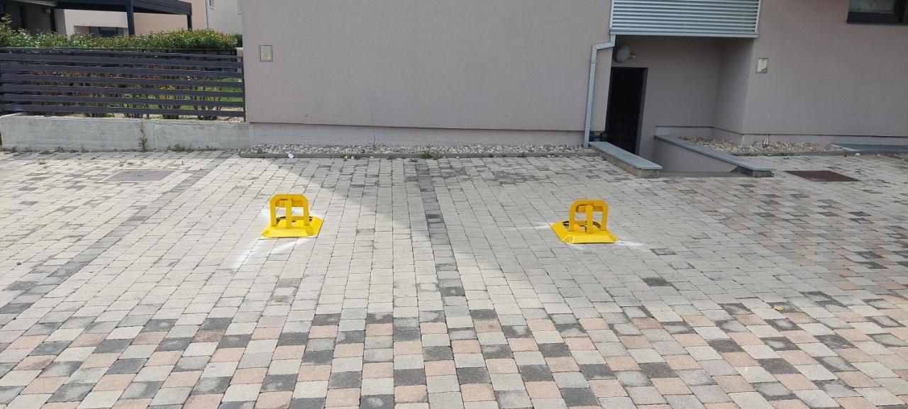 Appartamento Novi Apartman Franka Zara Esterno foto