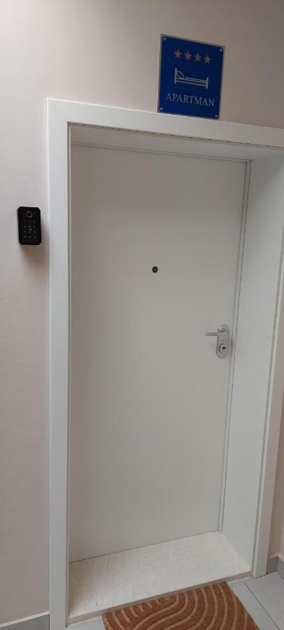 Appartamento Novi Apartman Franka Zara Esterno foto